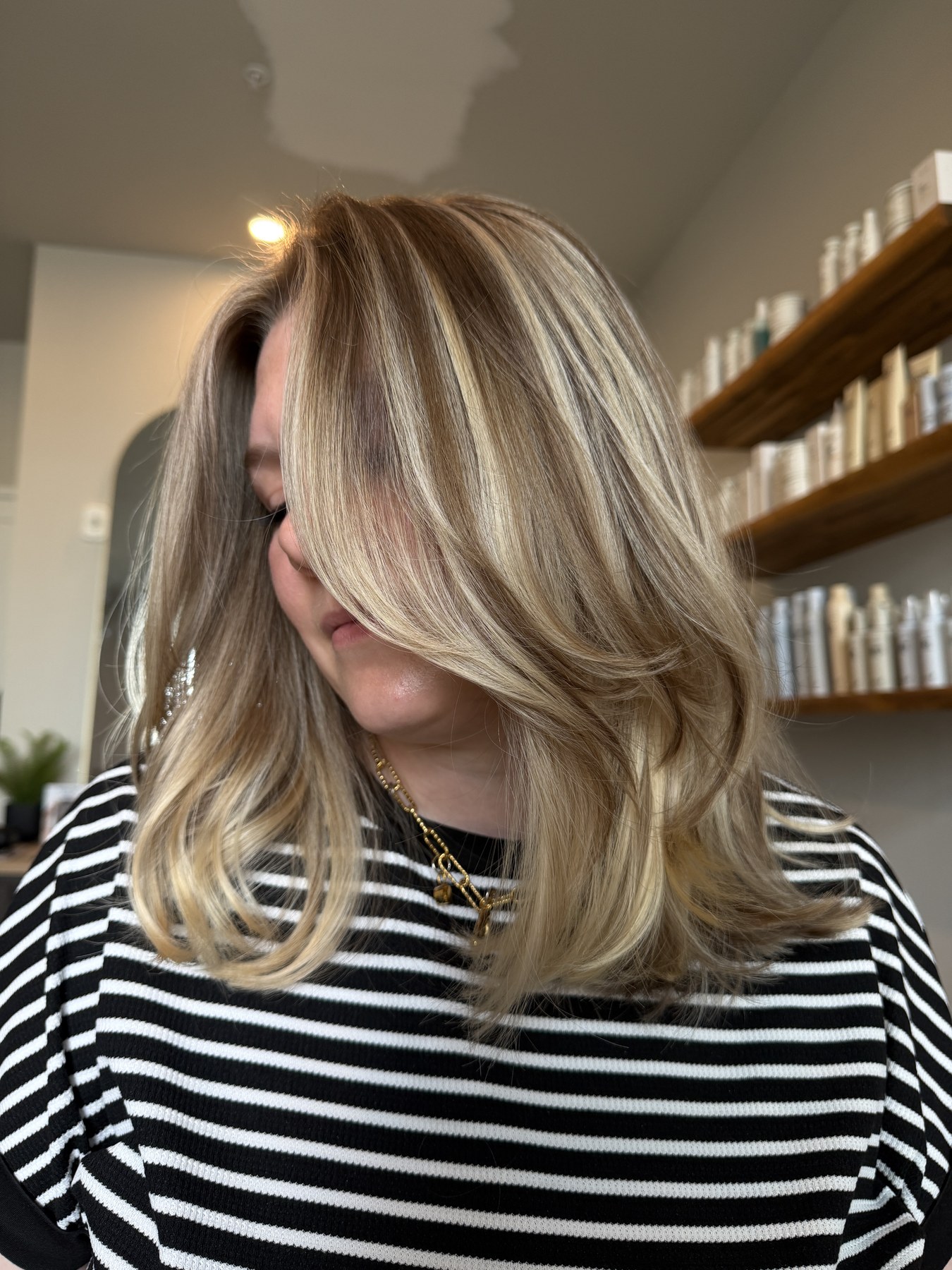 Soft dimensional blonde by Hannah Nadji